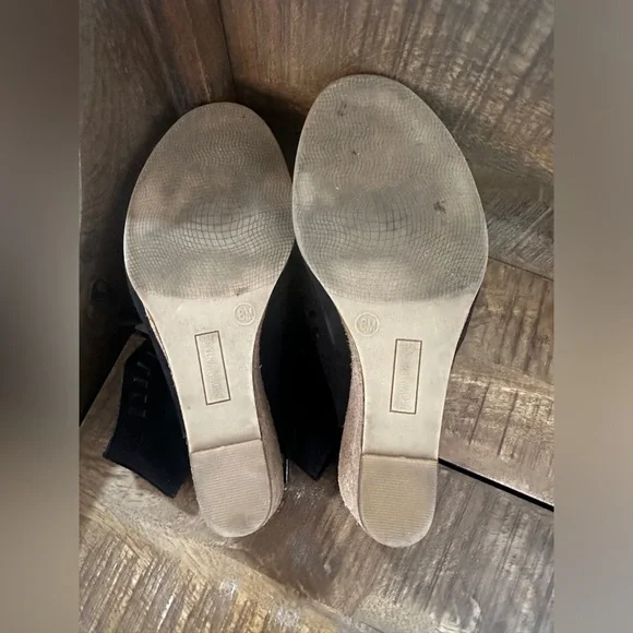 Crown Vintage Lace Up Wedge Sandals - Picture 9 of 10